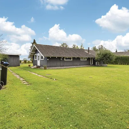Holiday home Three-bedroom In *