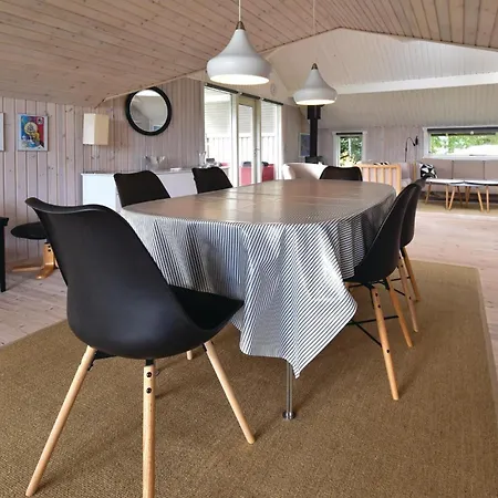 Three-bedroom In Holiday home Otterup