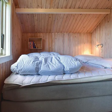 Holiday home Three-bedroom In
